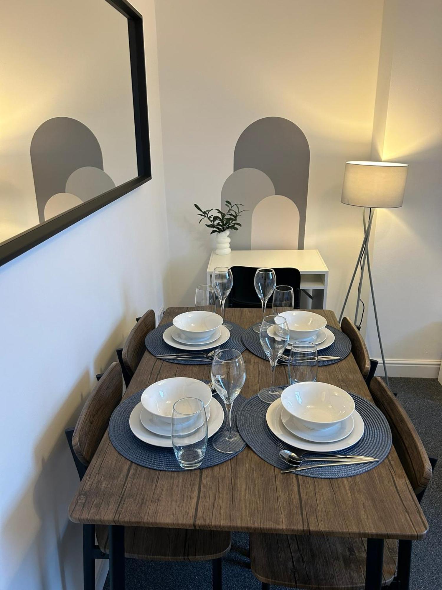 Brand New Modern Apartments Steps From Gloucester Quays Exterior photo